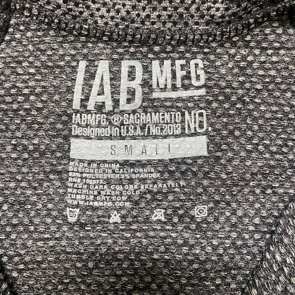 IAB MFG Carbon Seamless Full Zip Jacket - Picture 4 of 11